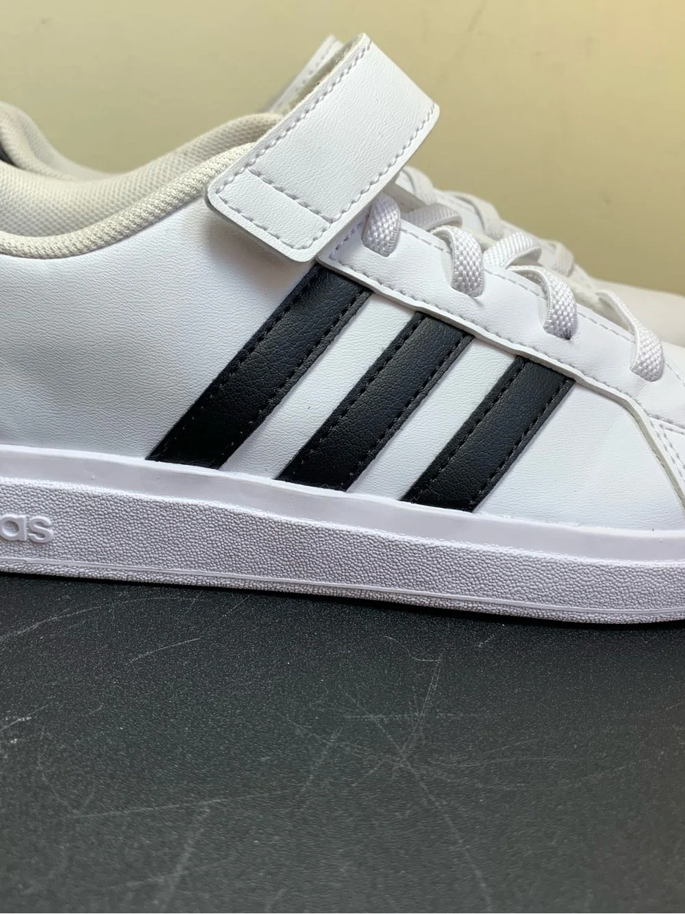 Boys Adidas Sneakers (Size 2 US) Excellent Condition